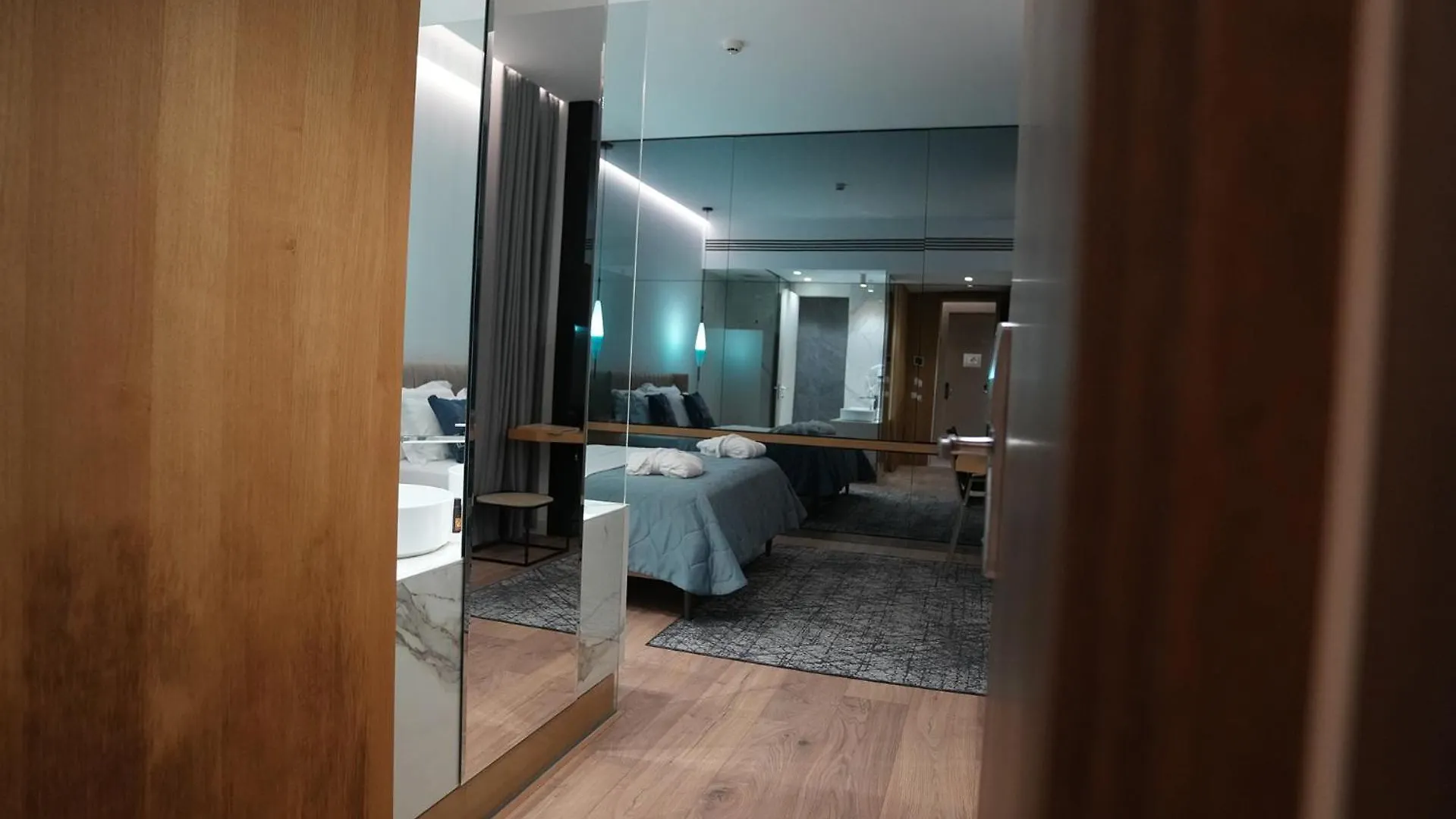 Empire Beach Resort Adults Only Dhermi 4*,
